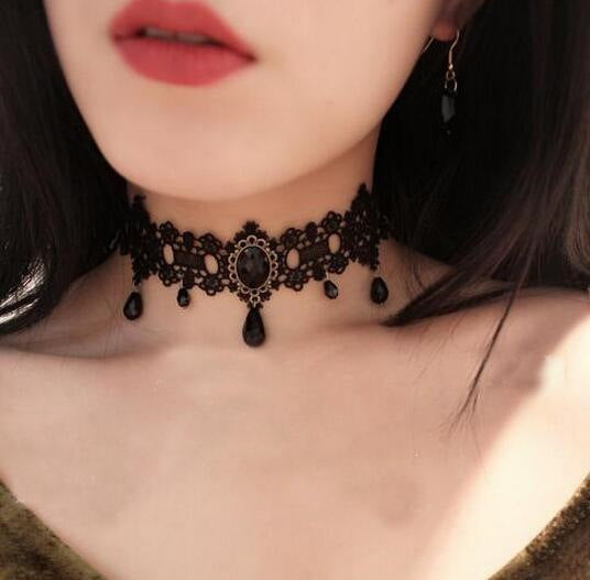 necklace with lace design