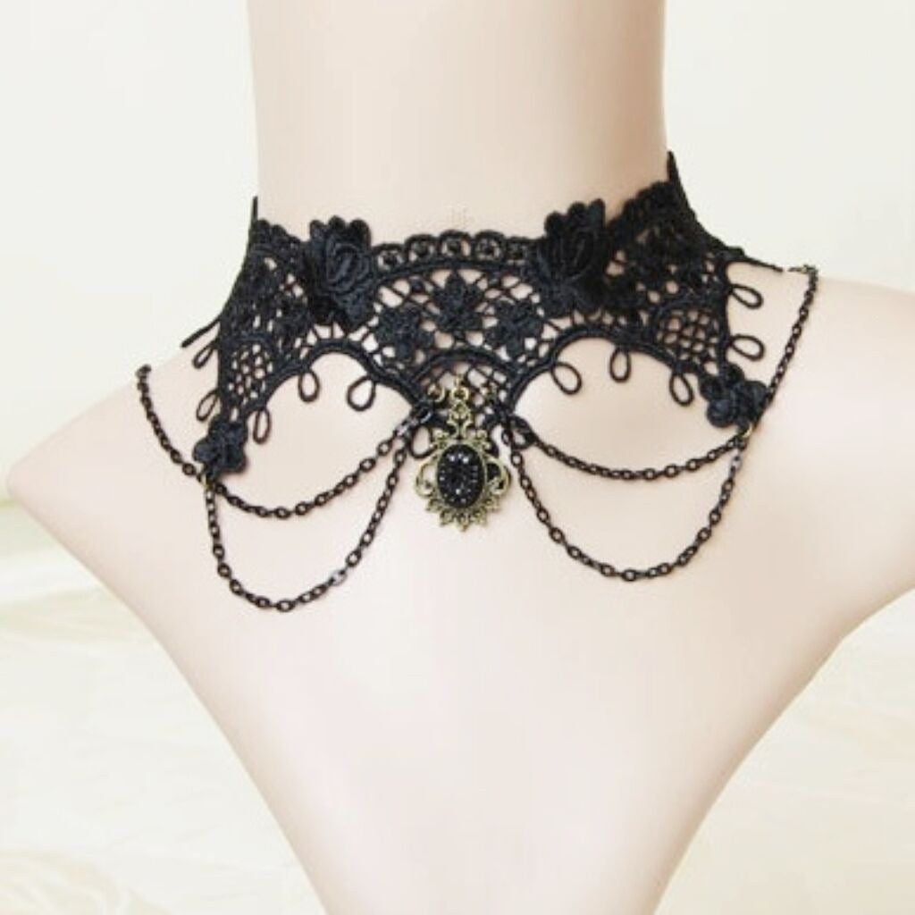 necklace with lace design