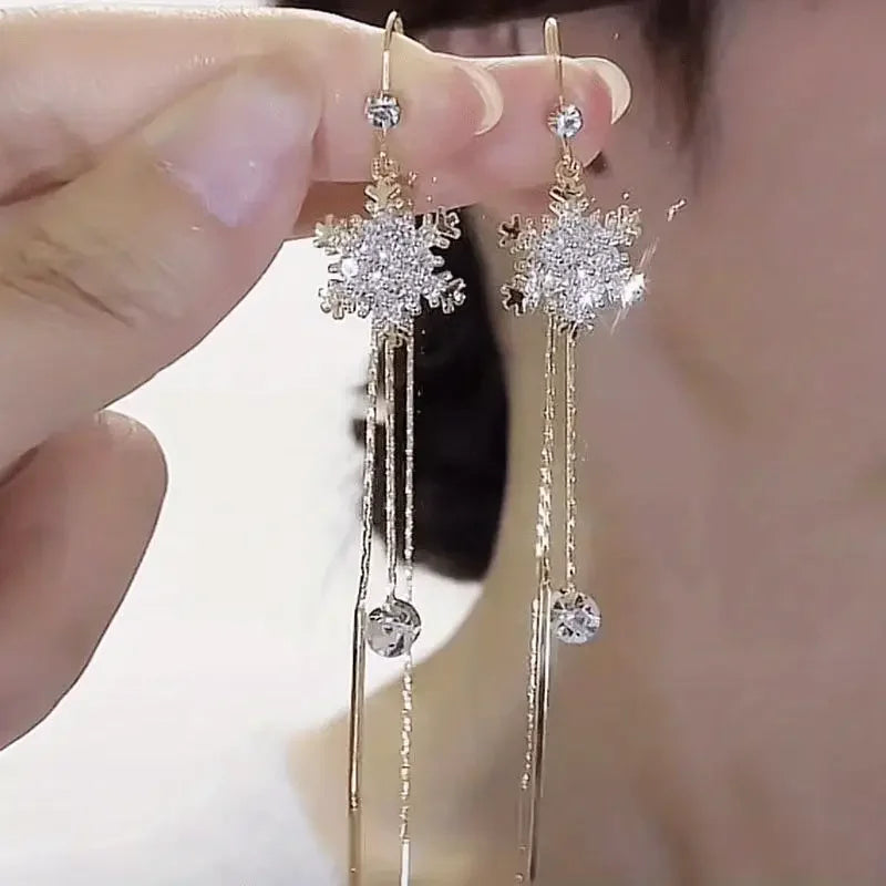 Elegant Snowflake Long Chain Zircon Inlaid Earrings for Women Copper Jewelry Party Decorative Dainty Statement Earrings