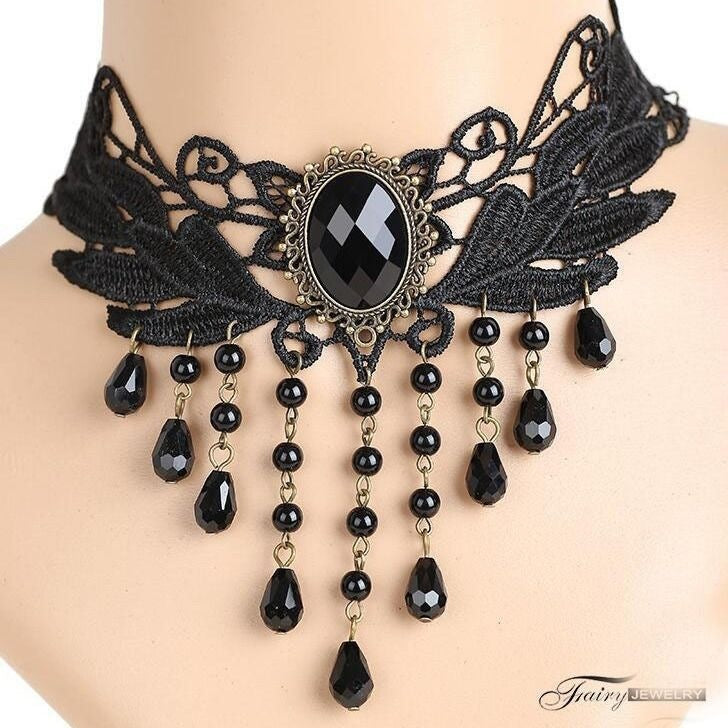 necklace with lace design