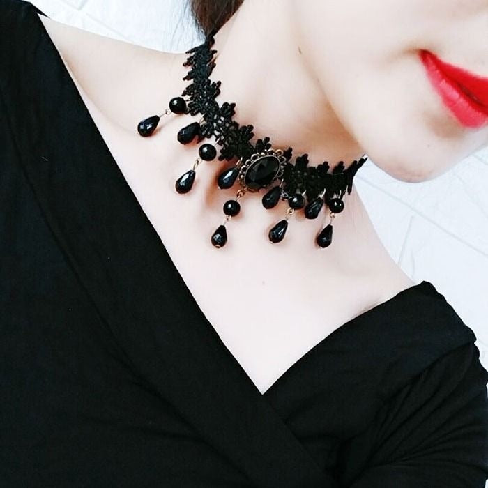 necklace with lace design