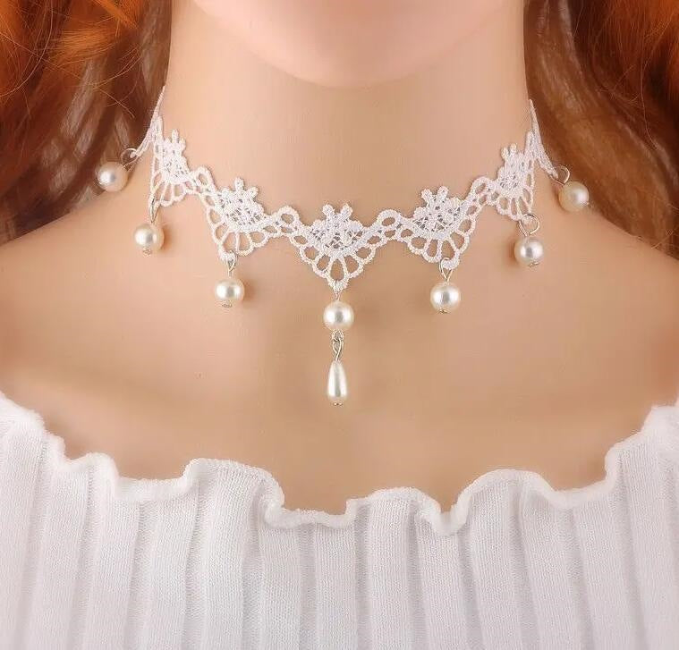 necklace with lace design