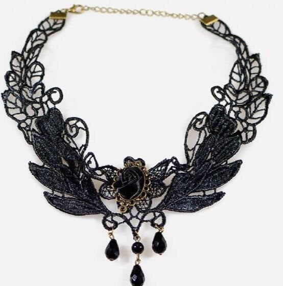 necklace with lace design