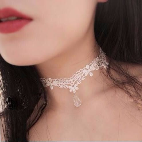 necklace with lace design