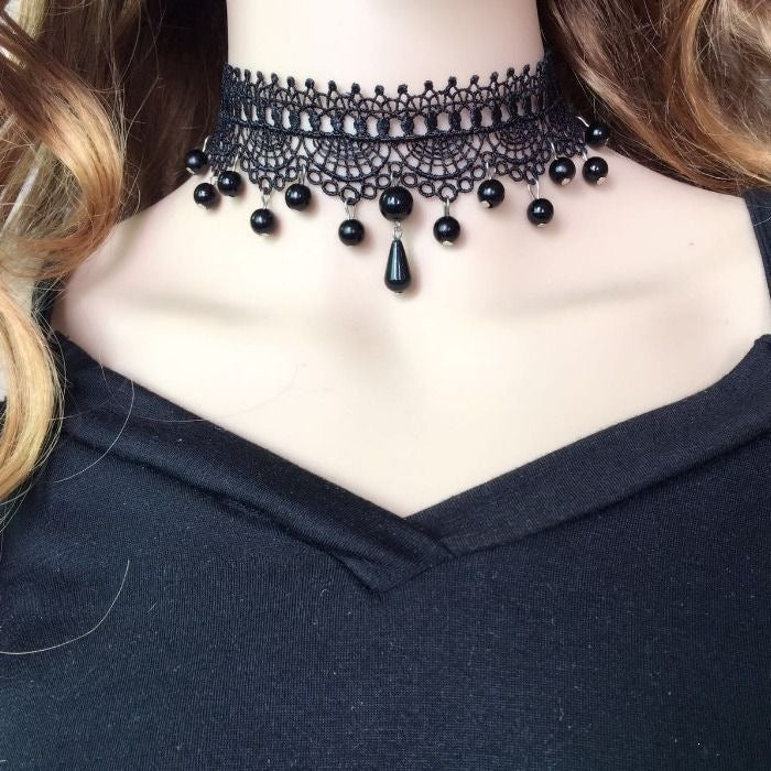 necklace with lace design