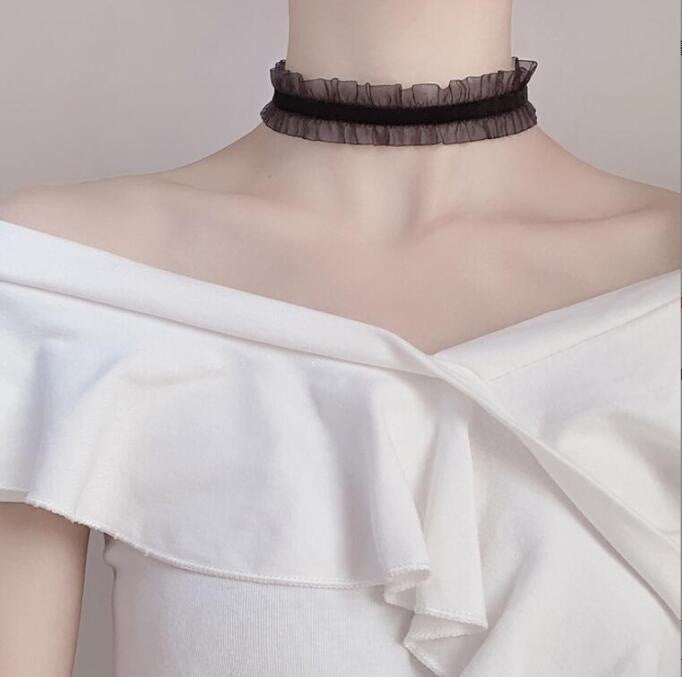necklace with lace design