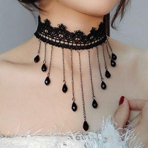 necklace with lace design