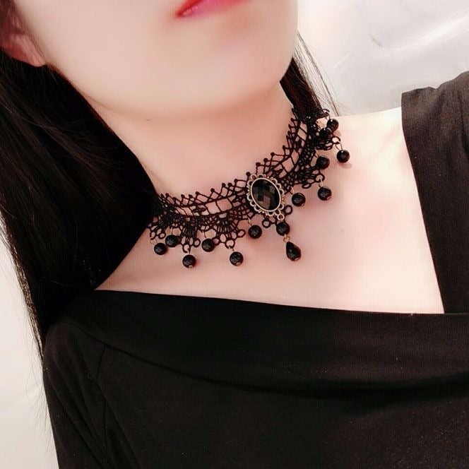 necklace with lace design