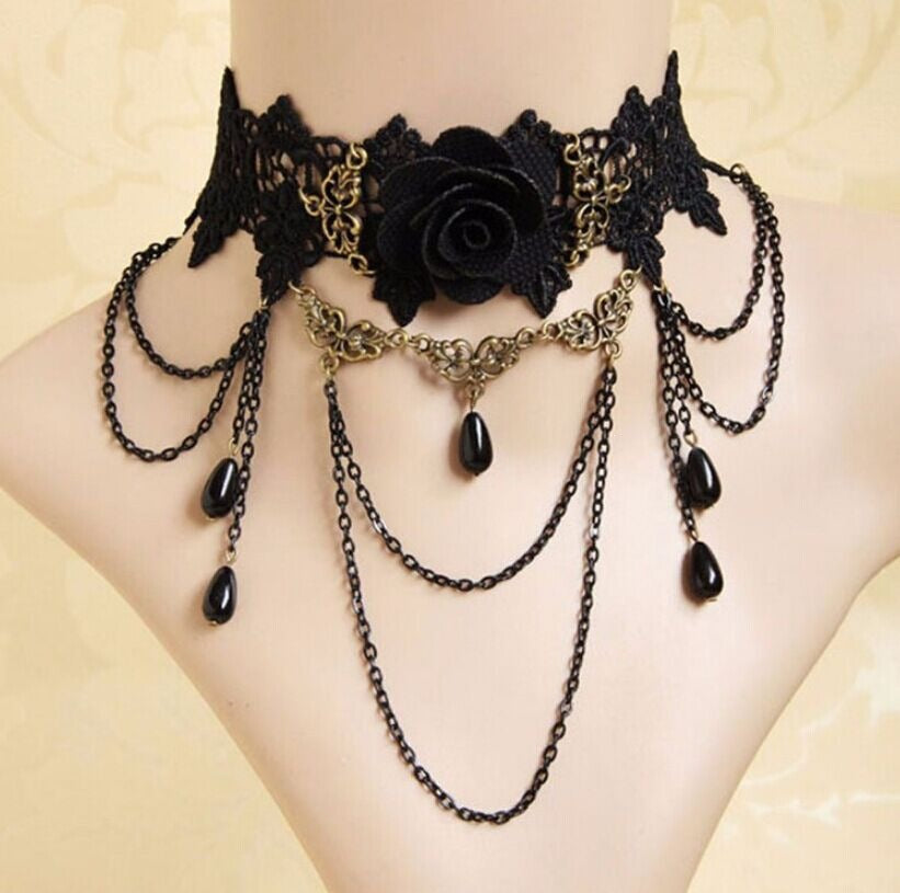 necklace with lace design